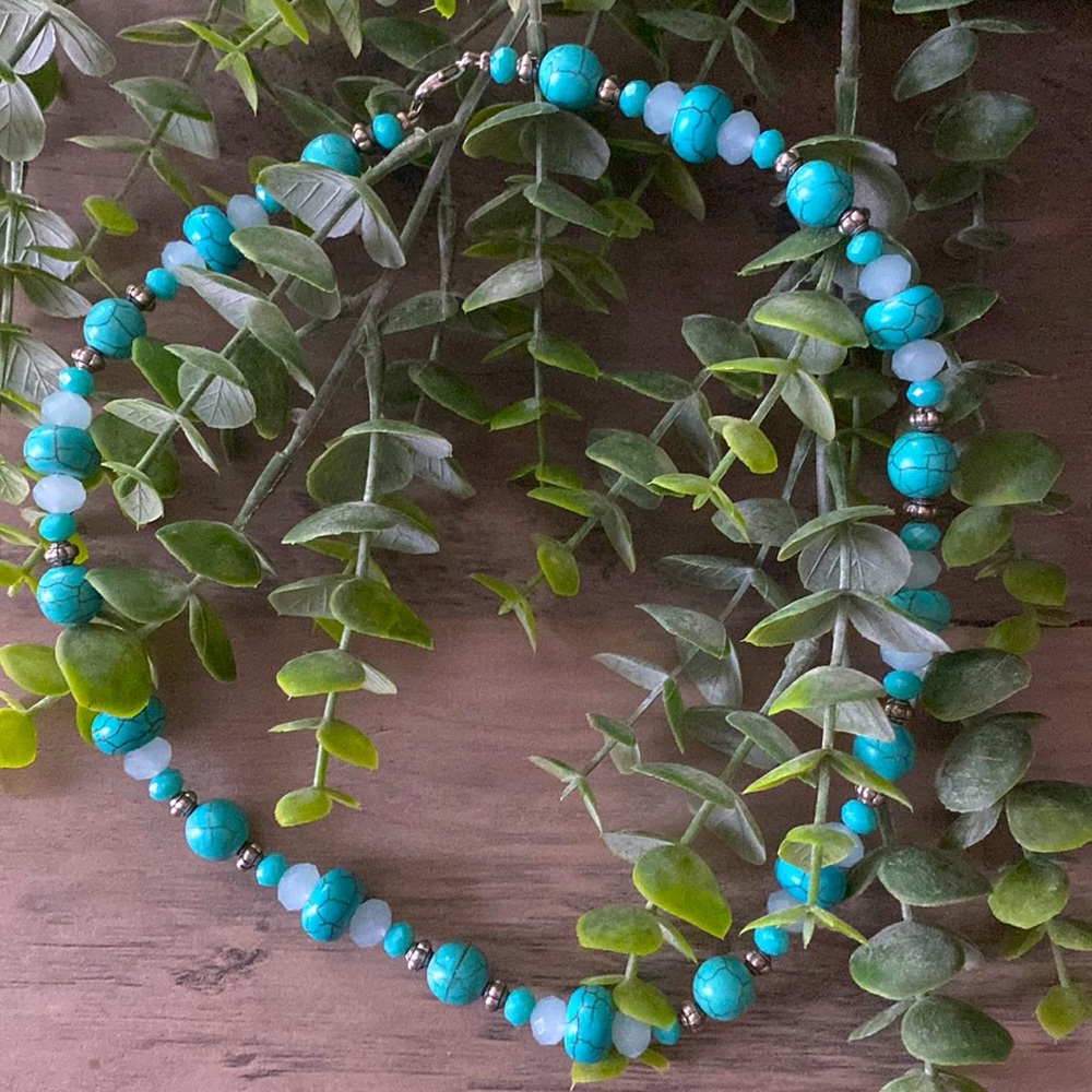 Turquoise beaded necklace
